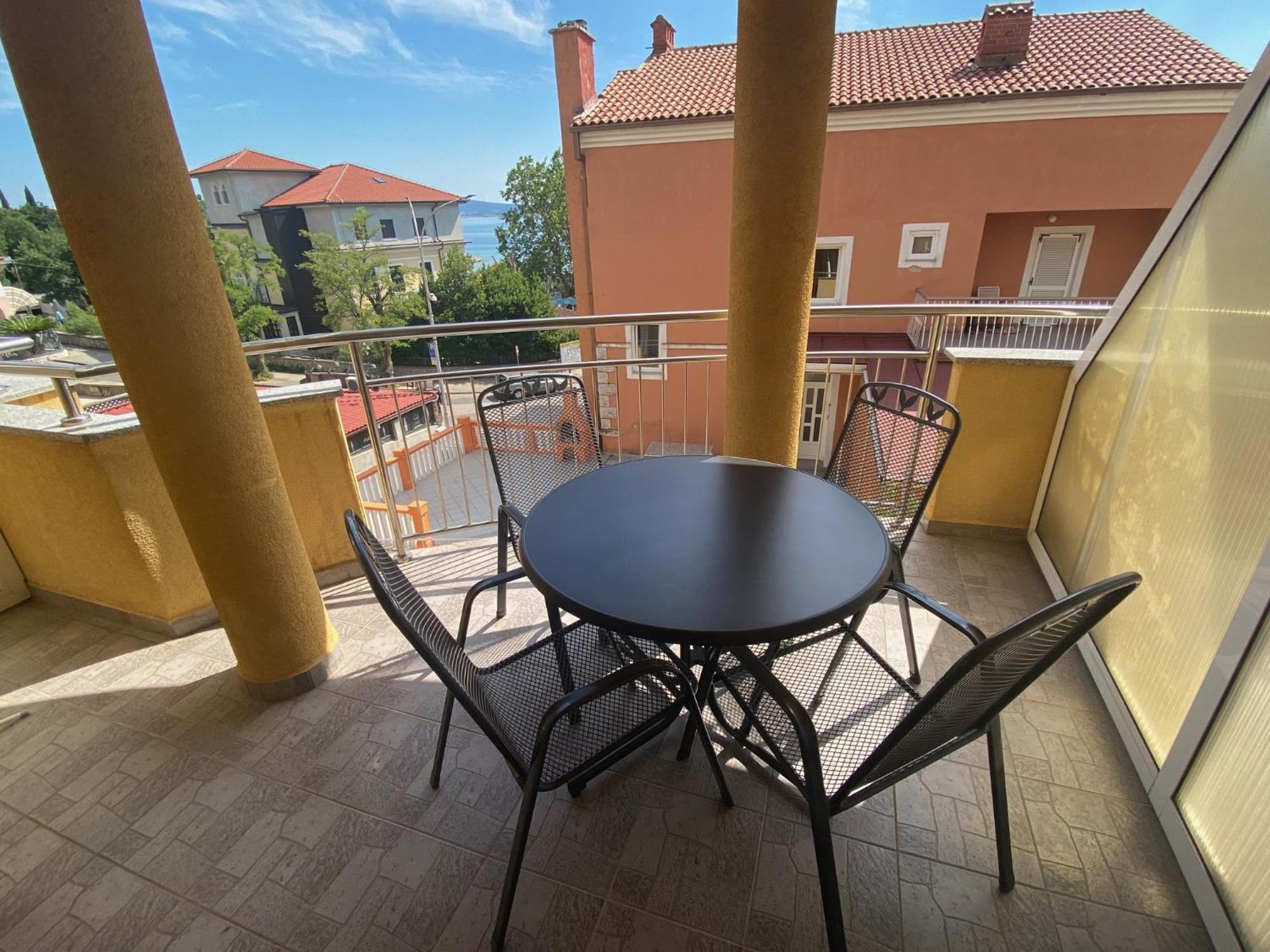 Duerr Apartment Crikvenica Bagian luar foto